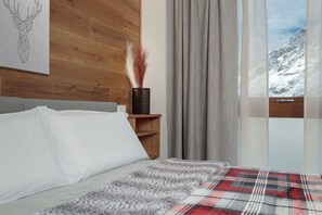 Room - New apartment with mountain views, private garage, and ski lifts within walking distance (Breuil Cervinia)