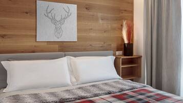 3 chambres, fer et planche à repasser, Wi-Fi, draps fournis