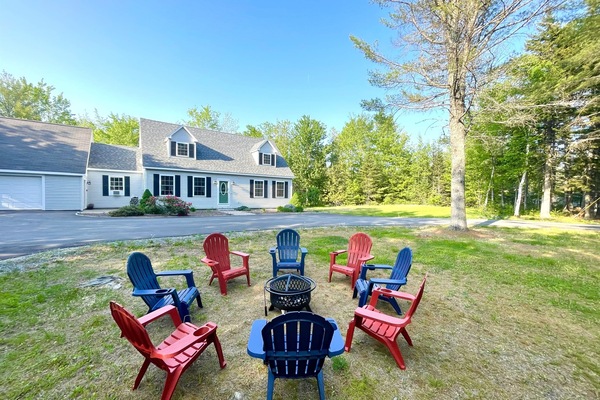 Fire pit w/Outdoor Seating