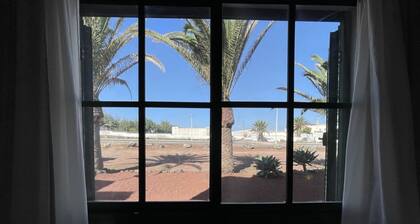 Buganvilla house, super wifi, sunny terrace