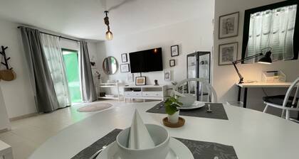 Buganvilla house, super wifi, sunny terrace