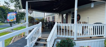 Cozy Mobile Home In Just the Right Place.