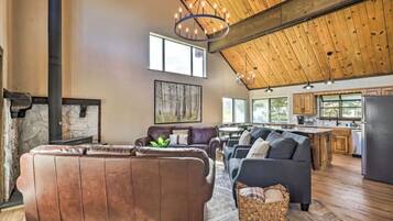 Smart-tv, pejs, bordtennisbord