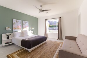 6 habitaciones, escritorio y tabla de planchar con plancha 