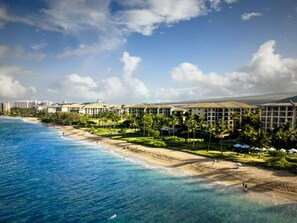On the beach - Westin Kaanapali Ocean Resort Studio Unit sleeps 4 (Lahaina)