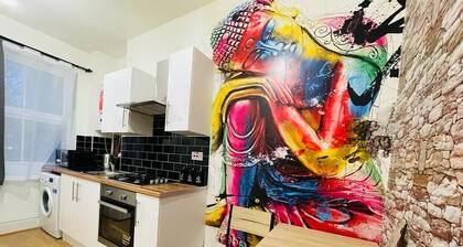 London Luxury Apartments with Jacuzzi Hot tub & Sauna