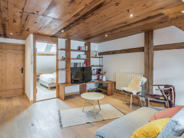 4 bedrooms, WiFi, bed sheets