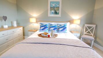 2 bedrooms, individually decorated, individually furnished, free WiFi