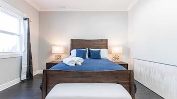 5 bedrooms, iron/ironing board, free WiFi, bed sheets