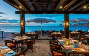 تناول الطعام بالخارج