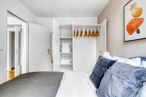 2 chambres, fer et planche à repasser, Wi-Fi, literie fournie