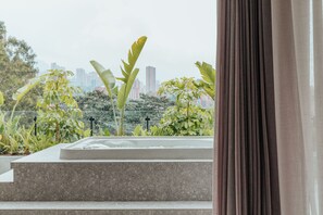 Bañera de hidromasaje interior