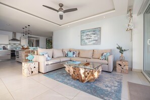 Smart-TV, Bücher, Stereoanlage