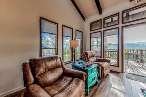 Estudio (3 Bedrooms) | Servicio de la propiedad