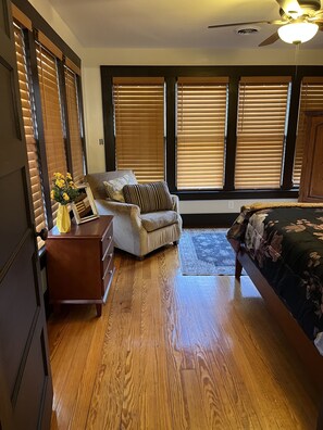 4 Schlafzimmer, Bügeleisen/Bügelbrett, Reisekinderbett, kostenloses WLAN