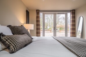 6 Schlafzimmer, Bügeleisen/Bügelbrett, Reisekinderbett, Internetzugang