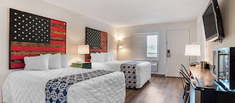 Super 8 by Wyndham Daleville/Fort Novosel