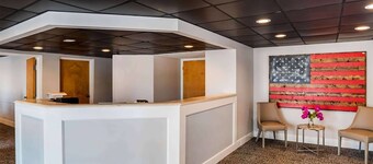 戴爾維爾/諾沃塞爾堡溫德姆速 8 酒店