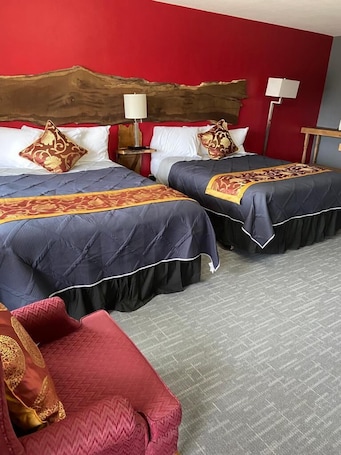 Standard Double Room. Tri-States Wood Inn