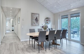 Dining - Beautiful home in Varde with kitchen (Varde)