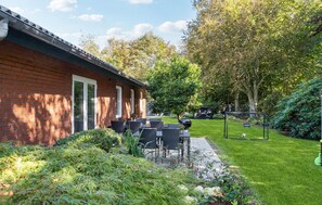 Outdoor dining - Beautiful home in Varde with kitchen (Varde)