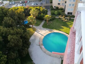 حمّام سباحة خارجي