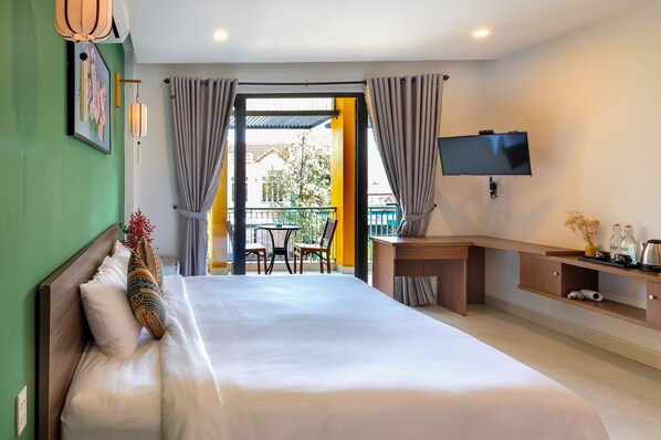 Quarto casal luxo, sacada | Roupas de cama premium, edredons de pluma