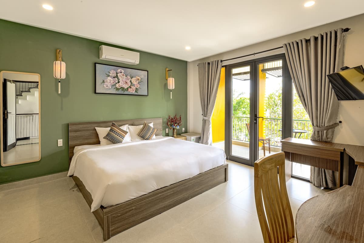 Deluxe Double Room, Balcony | Premium bedding, down comforters, memory foam beds, minibar