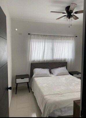 2 bedrooms, iron/ironing board, free WiFi, bed sheets