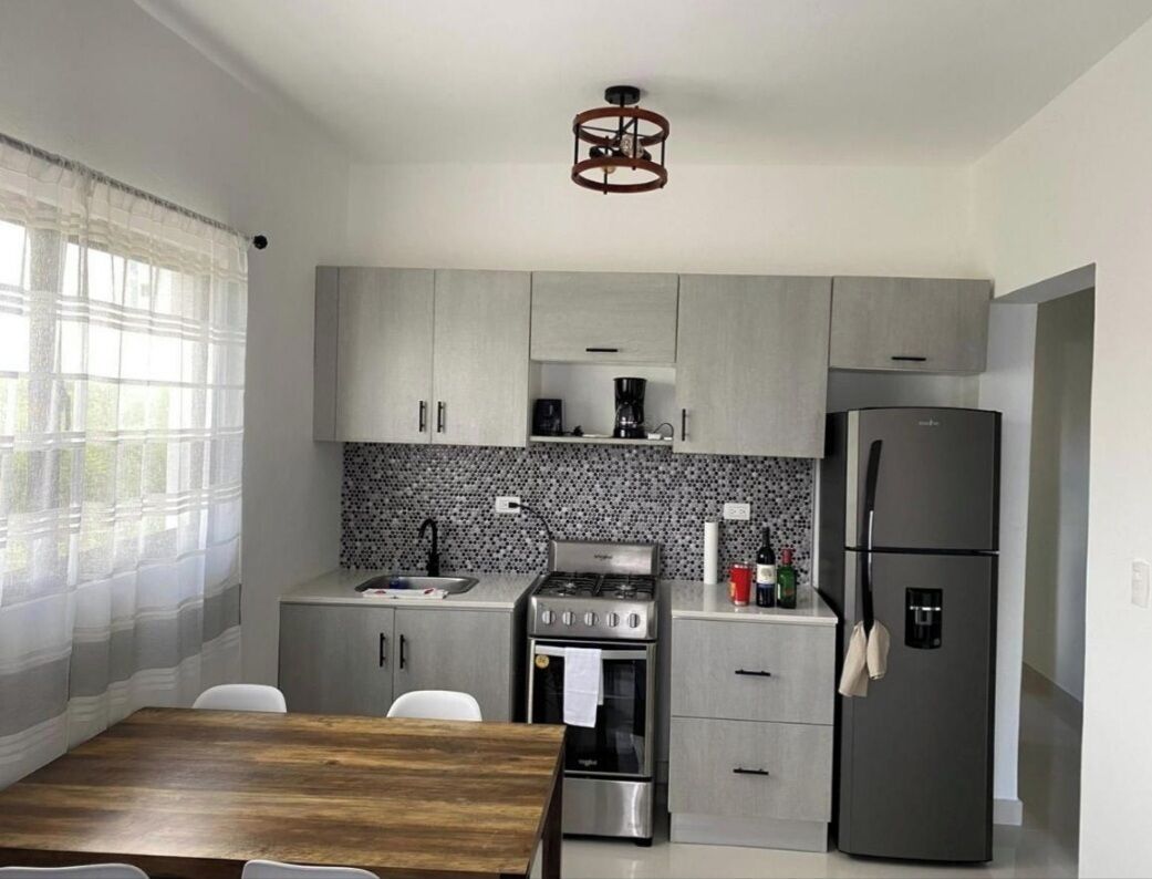 Fridge, stovetop, coffee/tea maker, toaster