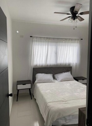 2 Schlafzimmer, Bügeleisen/Bügelbrett, kostenloses WLAN, Bettwäsche