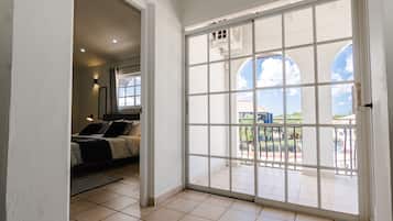 3 bedrooms, desk, free WiFi, bed sheets
