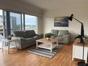 Apartment | Living area - Central Motel Mooloolaba Apartments (Mooloolaba)