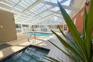 Una piscina techada