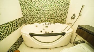 Shower, free toiletries, towels, soap