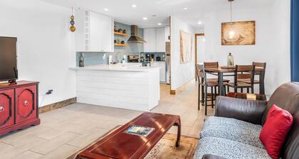 Pirate Beach Hideaway | Flagler Beach | Short Walk To The Beach & Restaurants | WiFi