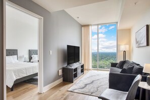 Comfort Condo | Individually decorated, individually furnished, free WiFi, bed sheets - City Limits by AvantStay (Austin)