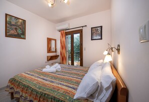 2 bedrooms, iron/ironing board, travel crib, free WiFi