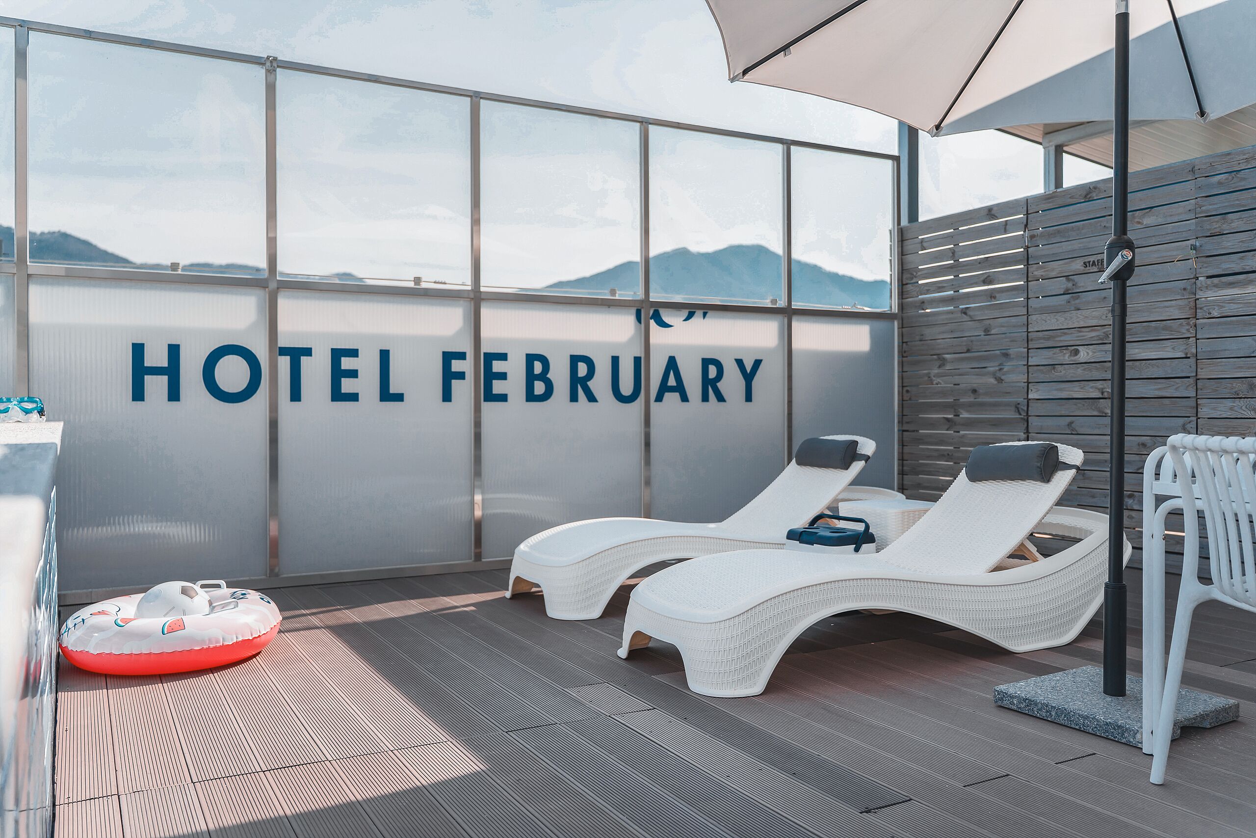 로열 스위트 | 고급 침구, 오리/거위털 이불, 각각 다른 스타일의 인테리어, 각각 다르게 가구 비치