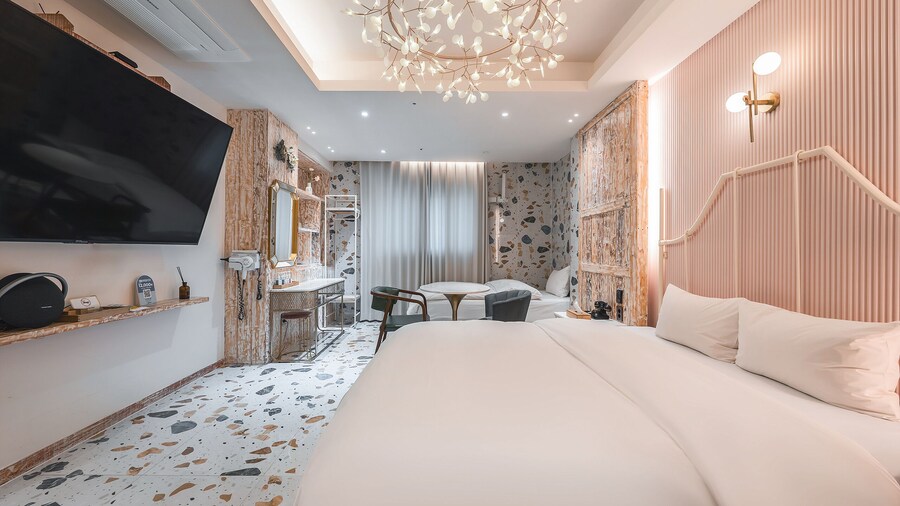 FEBRUARY HOTEL LIONS PARK DAEGU