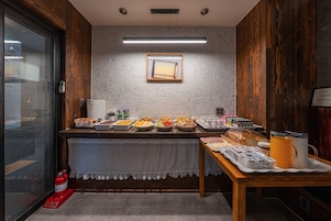 Her gün ücretsiz self servis kahvaltı