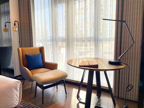 Superior Room, 1 King Bed | Individually decorated, individually furnished, desk, laptop workspace