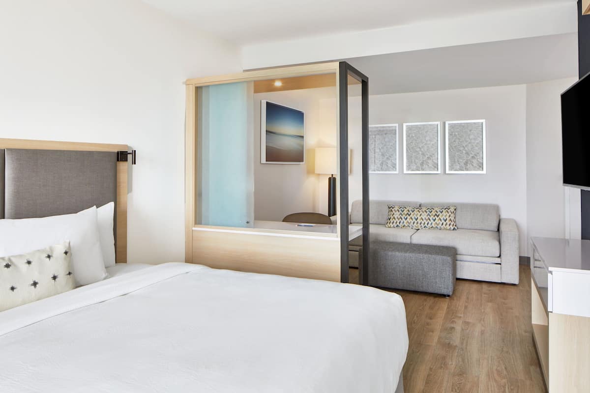Pillowtop beds, in-room safe, desk, laptop workspace
