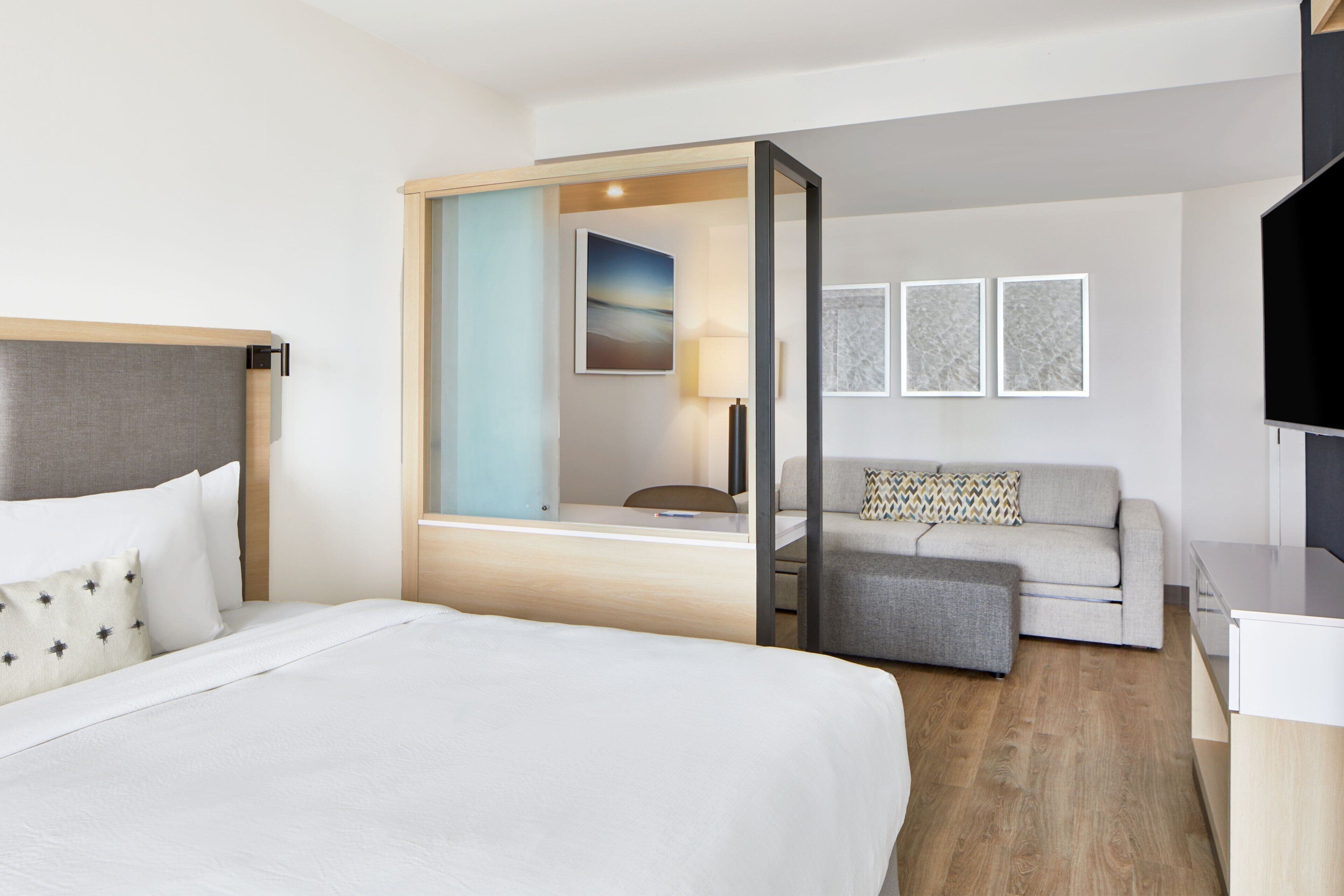 Pillowtop beds, in-room safe, desk, laptop workspace