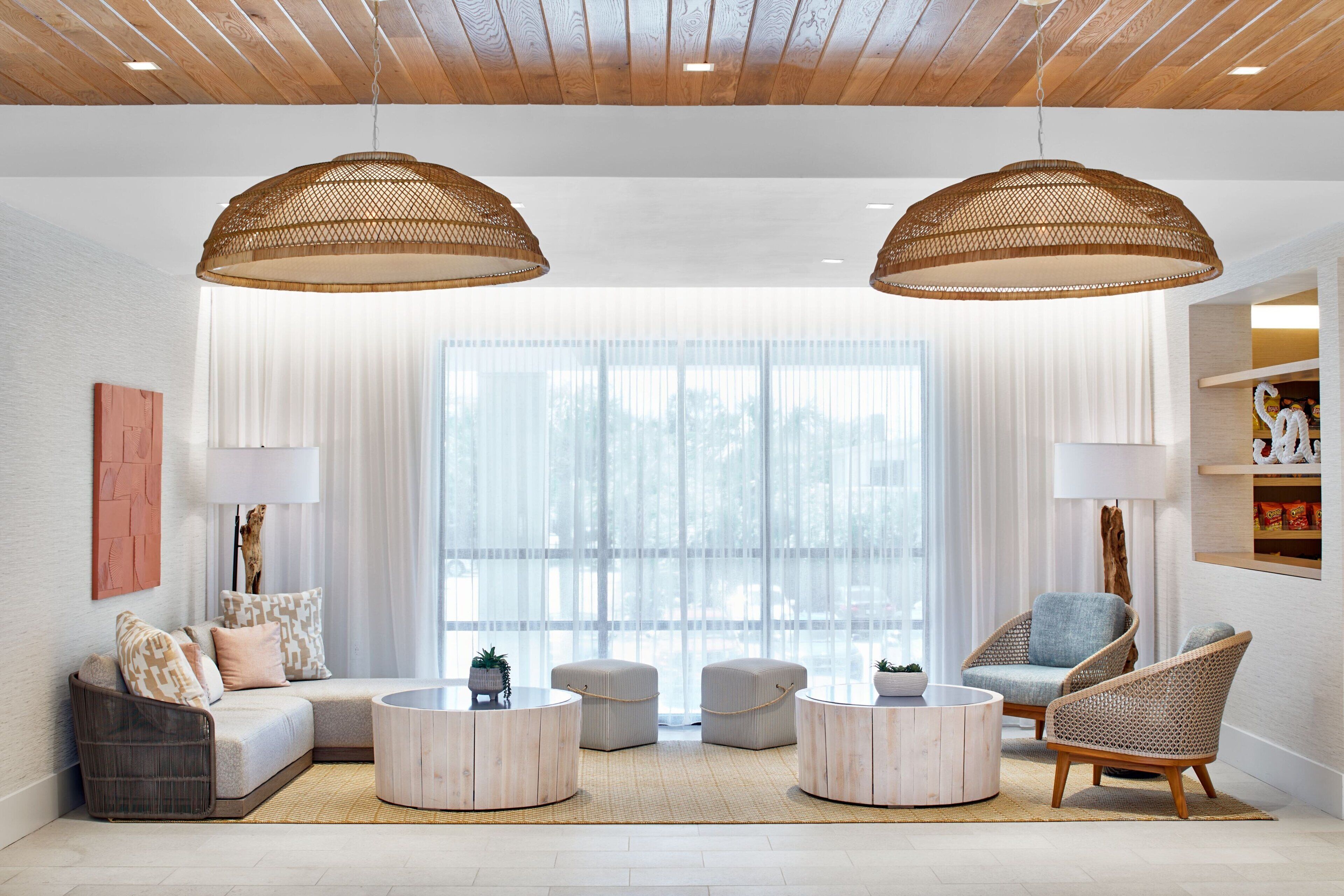 Lobby lounge