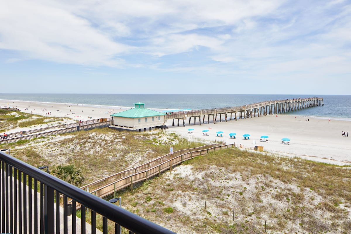 Studio Suite, 1 King Bed, Balcony, Oceanfront | Beach/ocean view
