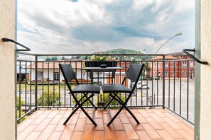 Classic Double or Twin Room | Minibar, in-room safe, soundproofing, free WiFi