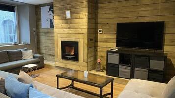 Télévision, cheminée