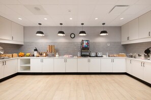 Petit déjeuner complet compris tous les jours