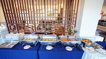 Desayuno buffet incluido todos los días
